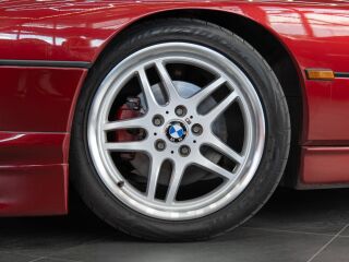 BMW 850 iA 5.0 V12 220kW