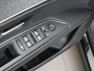Peugeot 3008 2.0 129кВ