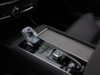 Volvo XC90 T8 AWD Ultra Dark 335кВ