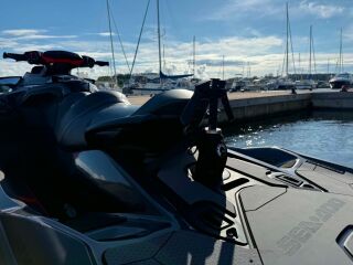 Sea-Doo RXT-X 300 RS Triple Black Audio 217кВ