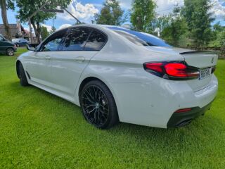 BMW 530 BMW 530e iPerformance M-Pakett Shadowline 2.0 215кВ