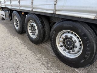 Schmitz Semitrailer Curtainsider Standard