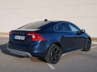 Volvo S60 Momentum R-Design paketiga 2.4 D5 151kW