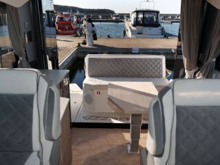Grandezza 30 OB 2 x 250 hj Mercury V8