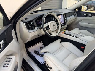 Volvo XC60 AWD Luxury Inscription FaceLift MY23 2.0 T8 Twin-Engine PLUG-IN-HYBRID LONG RANGE 335kW