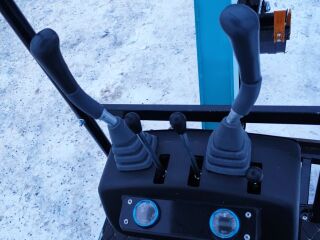 miniekskavaator 1.2t koos hüdrovasaraga ja kopaga 12kW