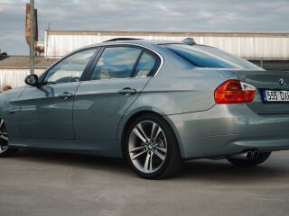 BMW 330 3.0 190kW
