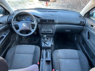 Volkswagen Passat 1.6 R4 74kW