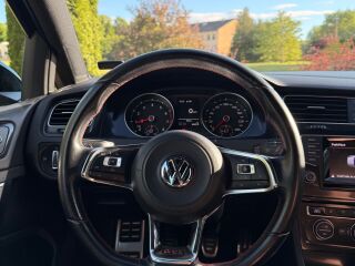 Volkswagen Golf GTI 2.0 162kW