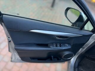 Lexus NX 300h 2.5 114кВ