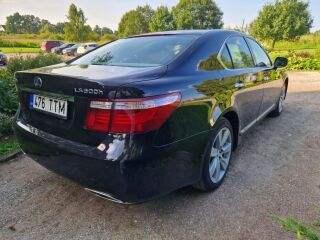 Lexus LS 600h 5.0 290kW