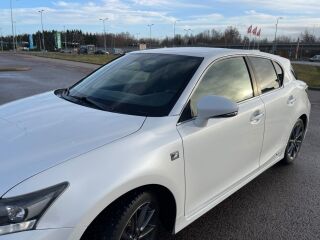 Lexus CT 200h F-sport 1.8 73kW