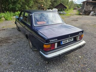 Volvo 244 2.1 74kW