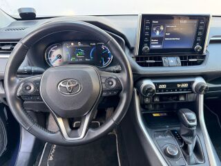 Toyota RAV4 Luxury Plus 131кВ