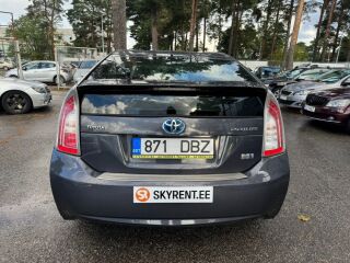 Toyota Prius 1.8 73кВ