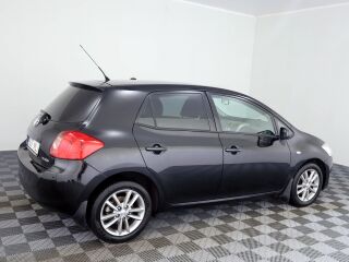 Toyota Auris Linea Sol 2.0 D-CAT 93кВ