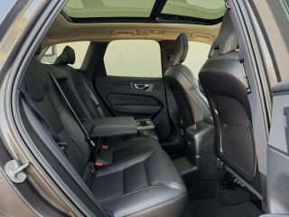 Volvo XC60 AWD Luxury Inscription FaceLift MY23 2.0 T6 Twin-Engine PLUG-IN-HYBRID LONG RANGE 293kW