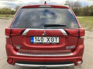 Mitsubishi Outlander PHEV pistikhübriid Instyle Plus 4WD 2.0 89kW