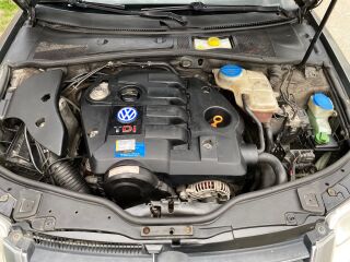 Volkswagen Passat Highline 1.9 R4 TDI 96кВ