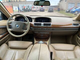 BMW 745 President Lux 4.4 V8 245kW