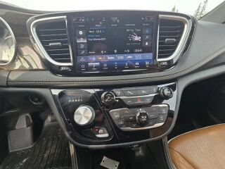 Chrysler Pacifica Pinnacle 3.6 V6 Pentastar 162kW