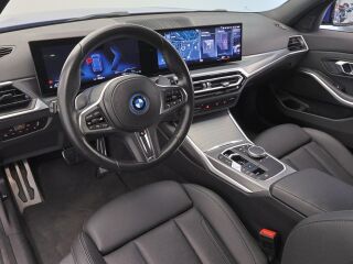 BMW 330 e xDrive M-Sportpakett 2.0 215кВ