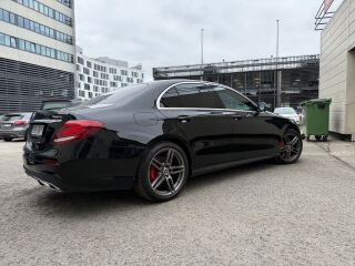 Mercedes-Benz E 220 AMG pakett 4 Matic 2.0 R4 143kW