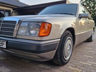 Mercedes-Benz E 300 Turbo 3.0 108kW