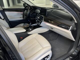 BMW 530 Luxury Line 3.0 R6 195kW