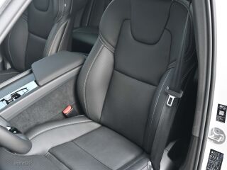 Volvo XC60 AWD T8 4C B&W LUXURY+ ULTRA BLACK INTELLI FUL 2.0 T8 Plug-in facelift 335kW
