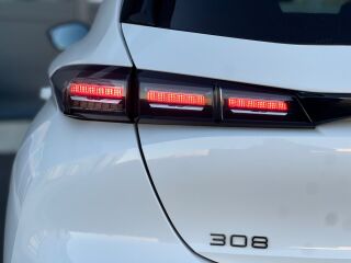 Peugeot 308 Allure Premium 1.5 96кВ