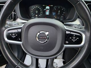 Volvo XC60 AWD R-Design Harman 2.0 D5 173kW
