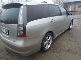 Mitsubishi Grandis 2.4 121kW