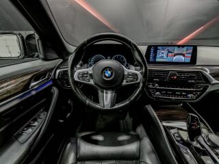BMW 530 M-Paket X-Drive 3.0 195kW