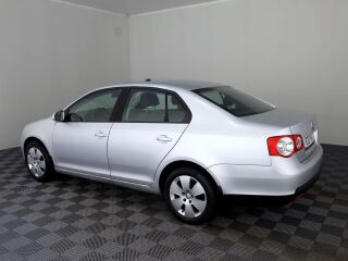 Volkswagen Jetta Comfortline 1.6 75кВ