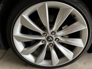 Tesla Model S 90D