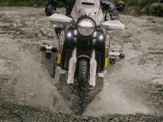 Husqvarna Norden 901 Expedition R2 2 silindrit 4 takti 77kW