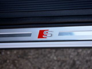 Audi Q4 e-tron S-Line / Competition 125kW