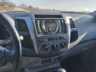 Toyota Hilux 2.5 106кВ