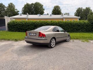 Volvo S60 2.4 96kW