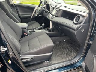 Toyota RAV4 Luxury Plus 2.5 114kW