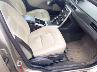 Volvo V70 Momentum 2015MY D5204T7 2.0 R5 100kW