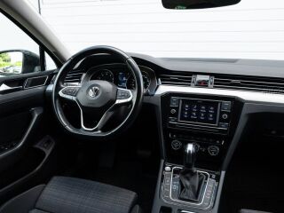 Volkswagen Passat 1.5 110кВ