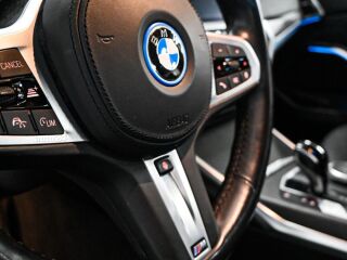 BMW 330 M-Sportpakett 2.0 215кВ