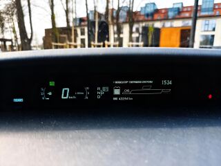 Toyota Prius 1.8 73кВ