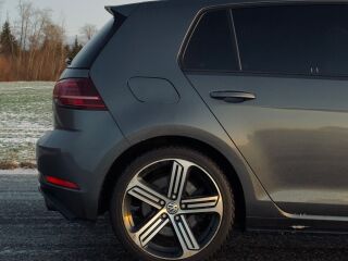Volkswagen Golf R 2.0 R4 TSI 221kW