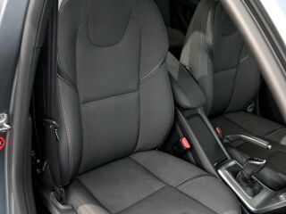 Volvo V40 Cross Country MOMENTUM CROSS THORS INTELLI XEN 2.0 D3 110kW