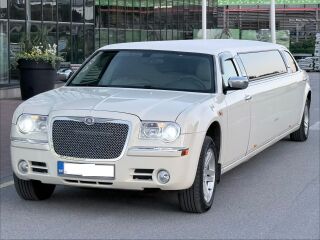 Chrysler 300 C Stretch 140 3.5 V6 183kW