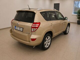 Toyota RAV4 2.0 116kW