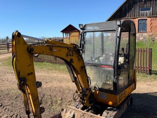 JCB 8015